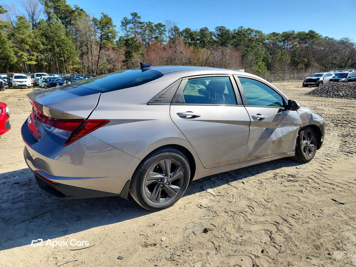 Hyundai Elantra 2022
