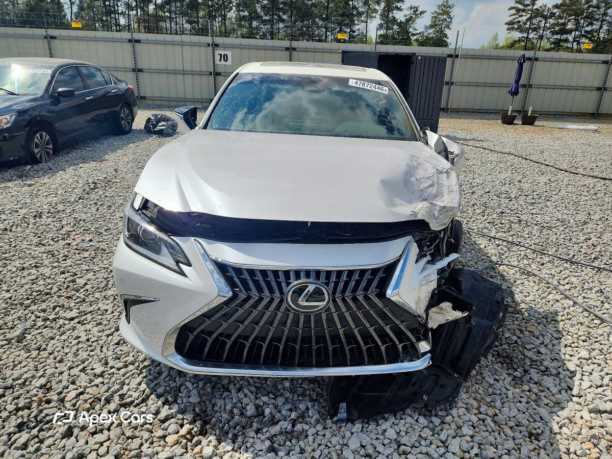 Lexus ES 2025