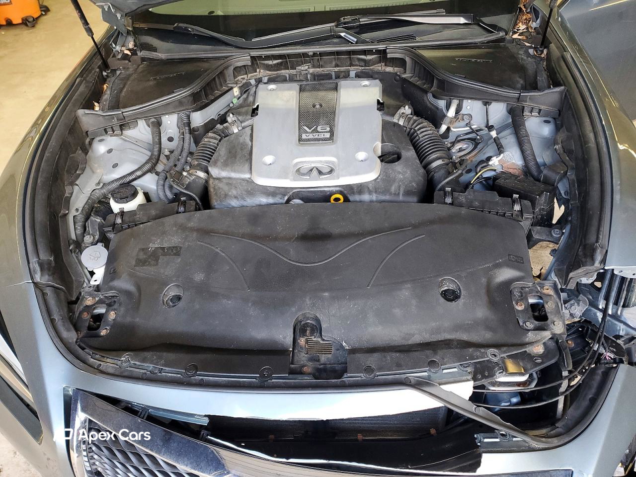 Infiniti Q70 2016