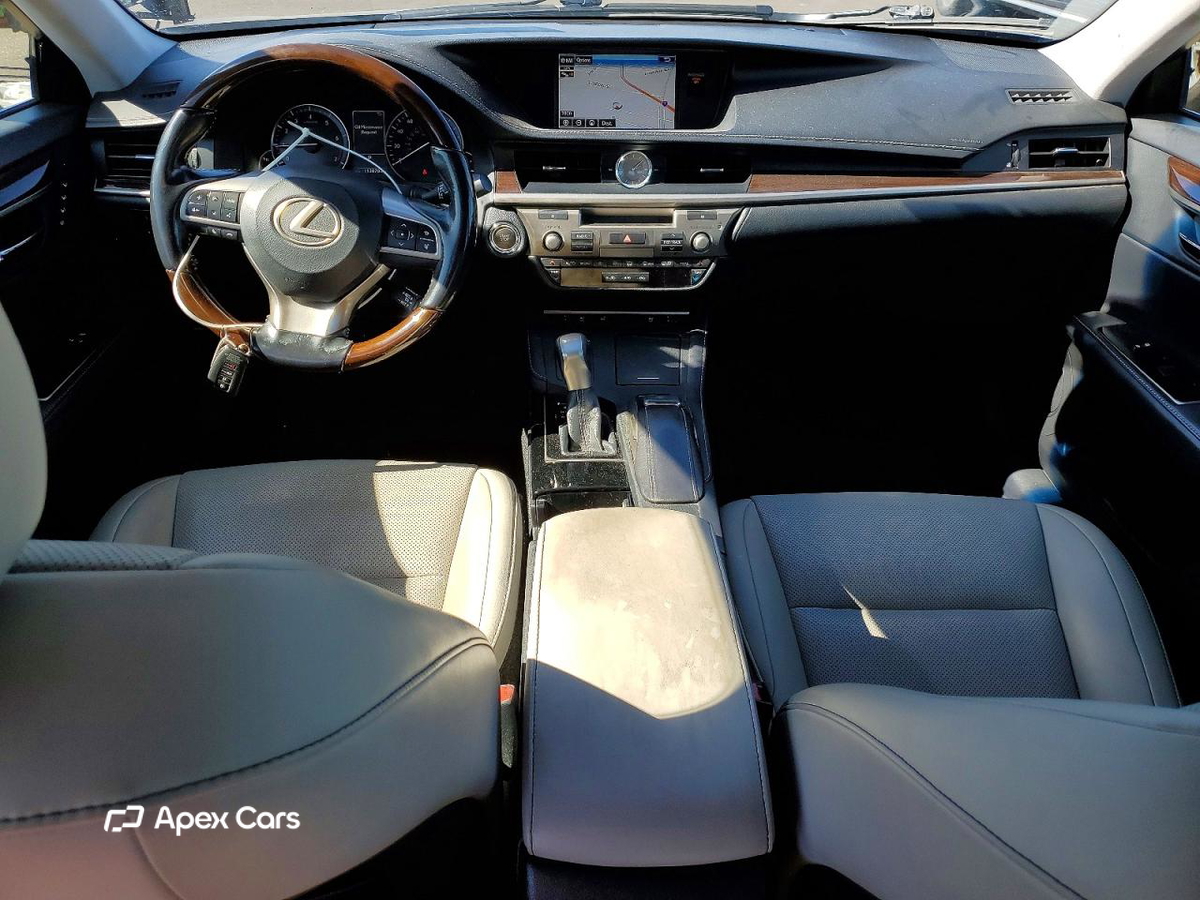 Lexus ES 2016