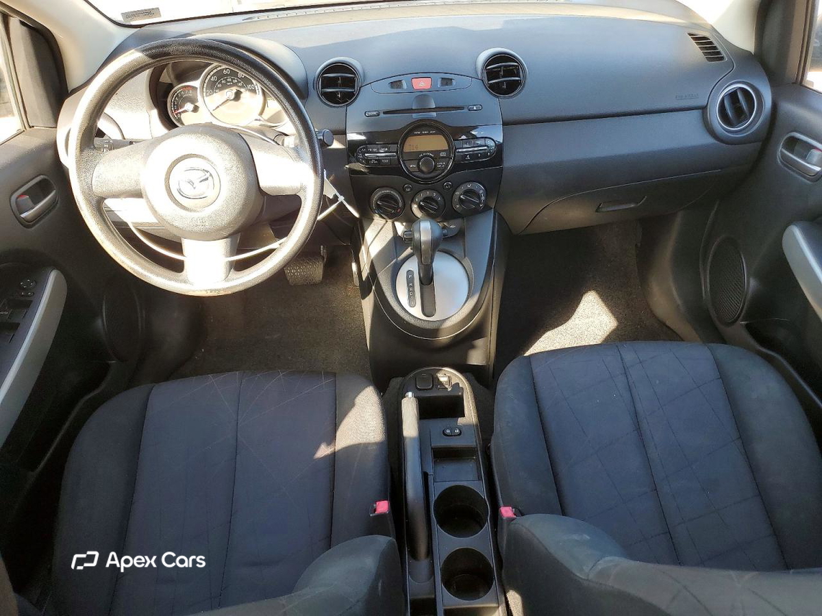 Mazda 2 2013