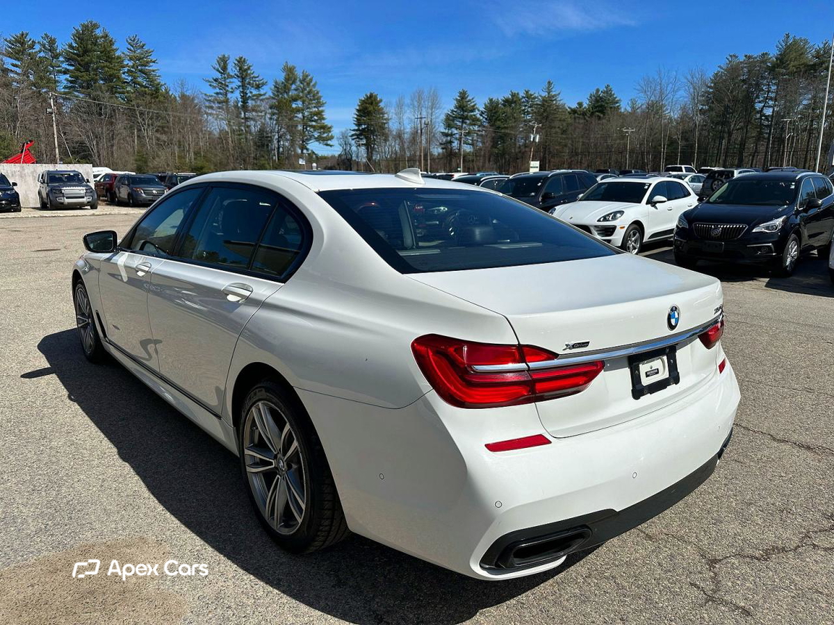 BMW Series 7 2016