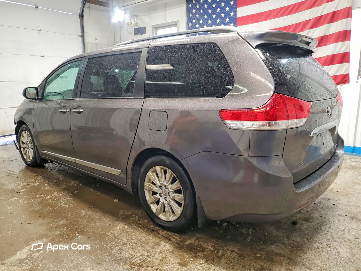 Toyota Sienna 2012
