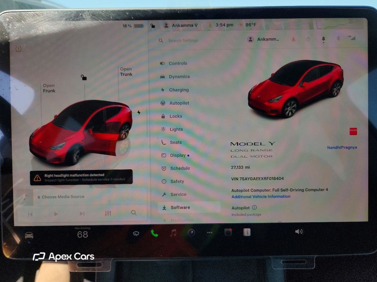 Tesla Model Y 2024