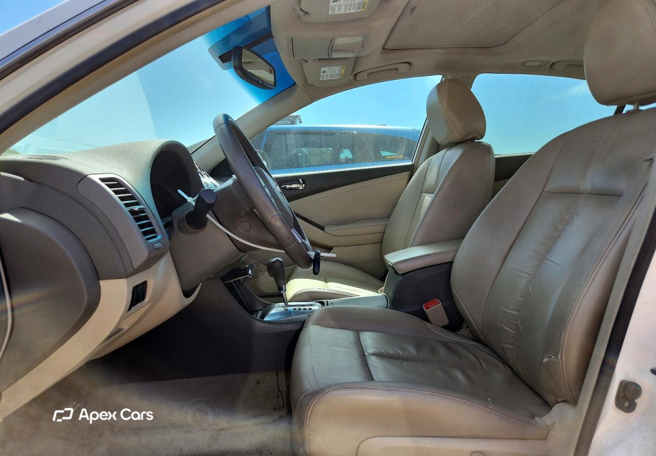 Nissan Altima 2011