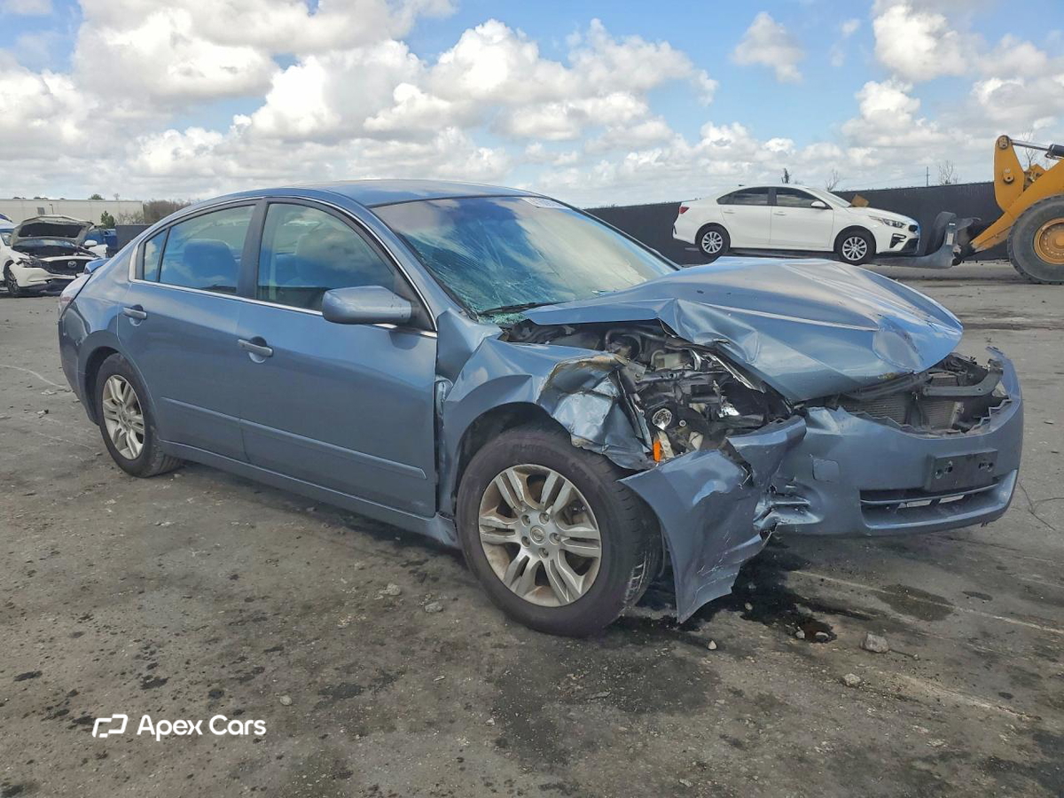 Nissan Altima 2011