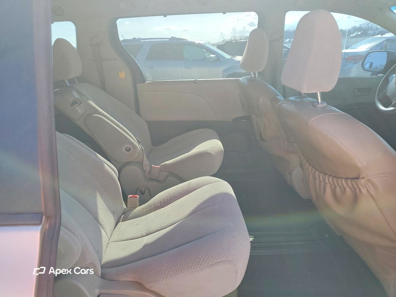 Toyota Sienna 2011