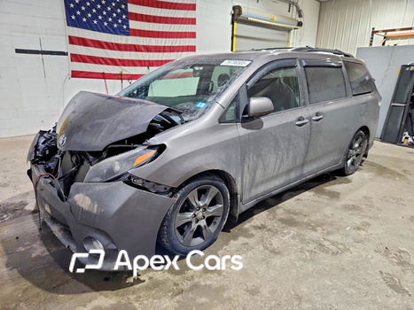 Toyota Sienna 2015 - Image 1 of 13