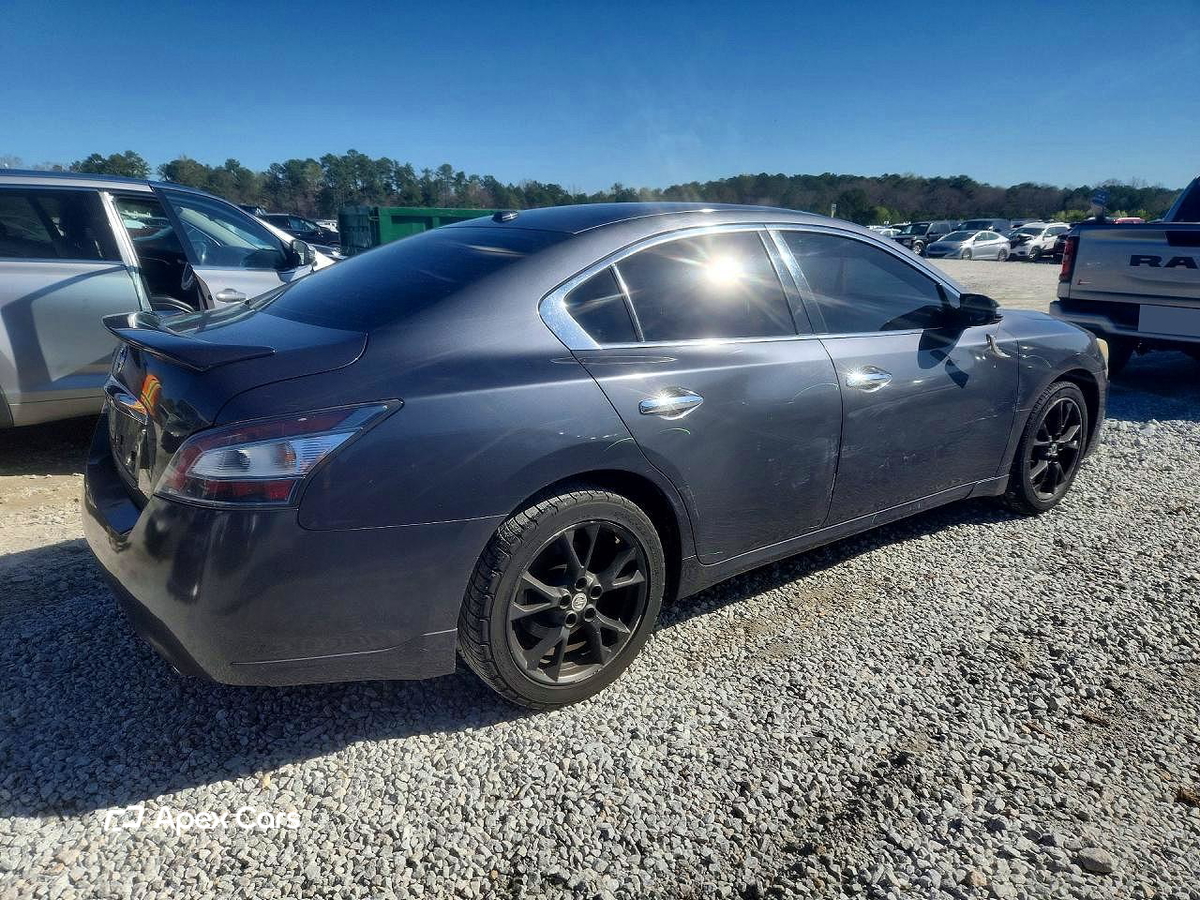 Nissan Maxima 2012