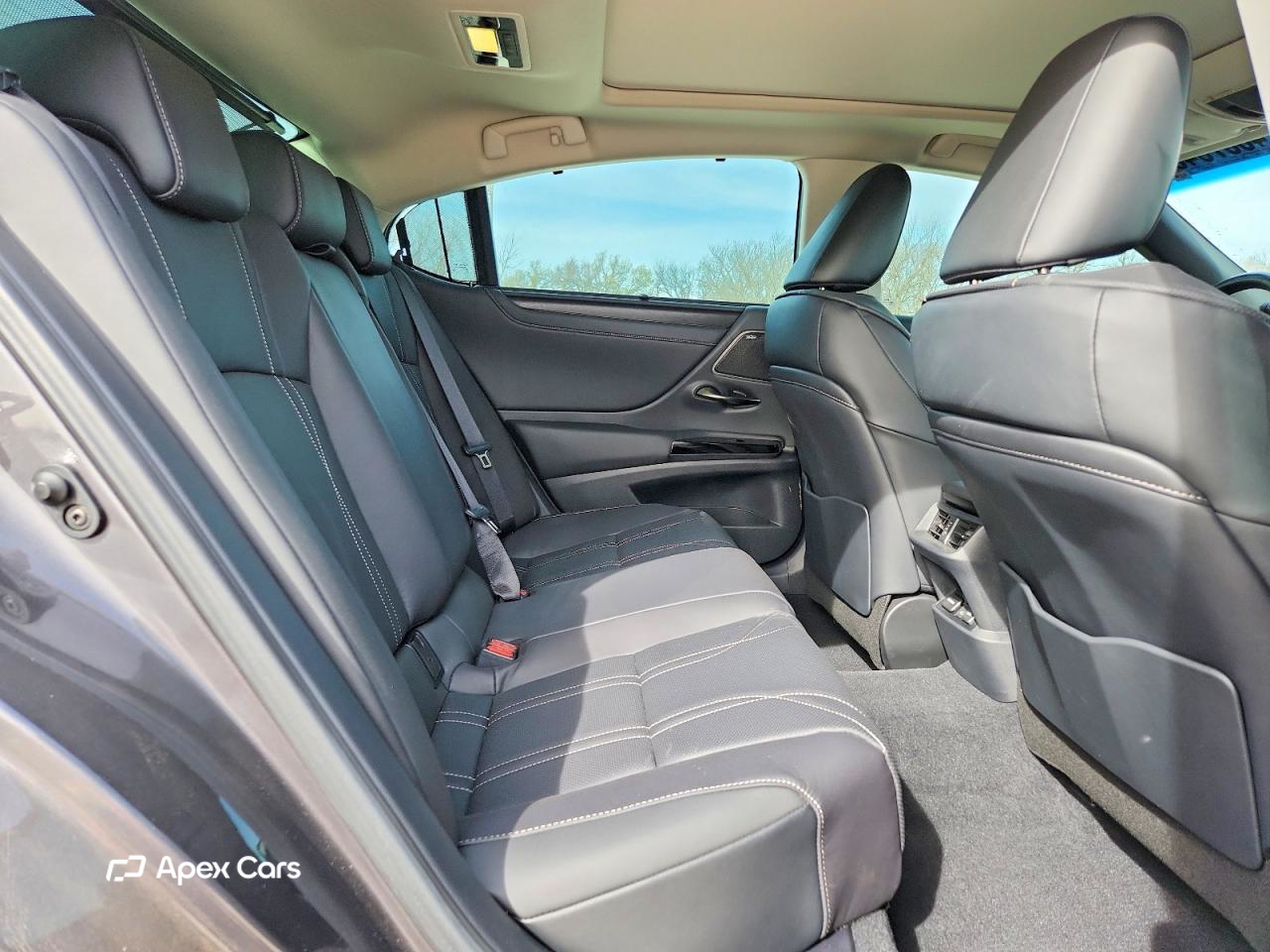 Lexus ES 2025