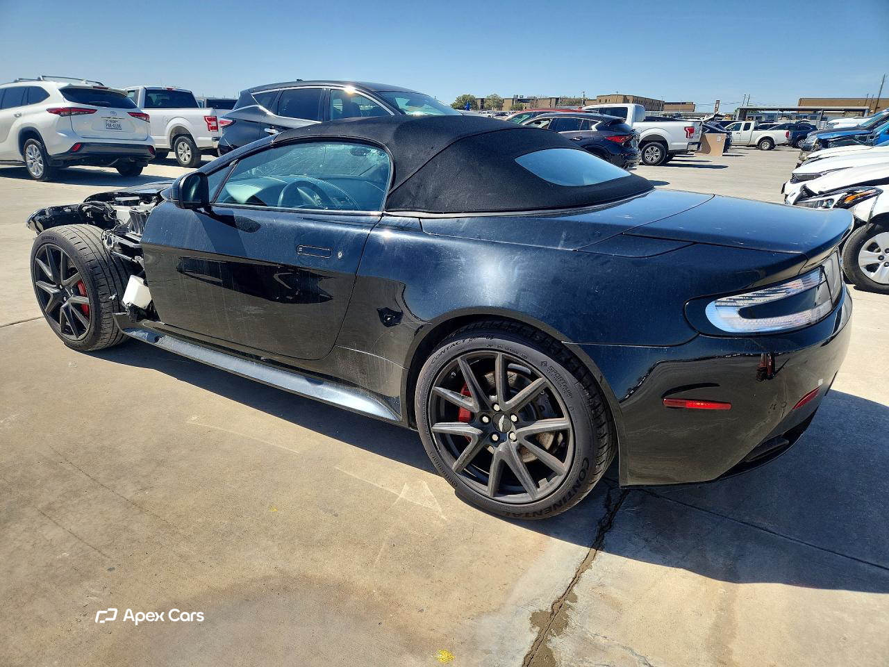 Aston Martin Vantage 2015