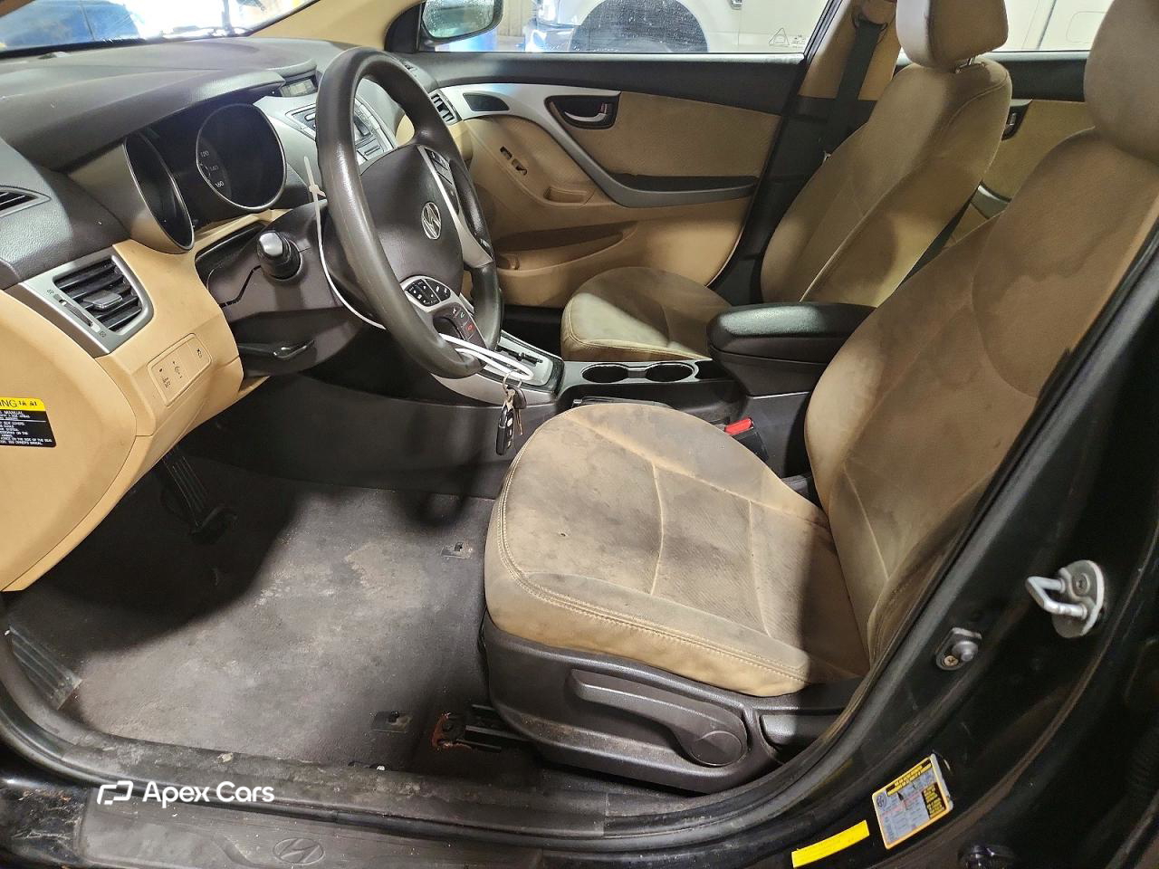 Hyundai Elantra 2012