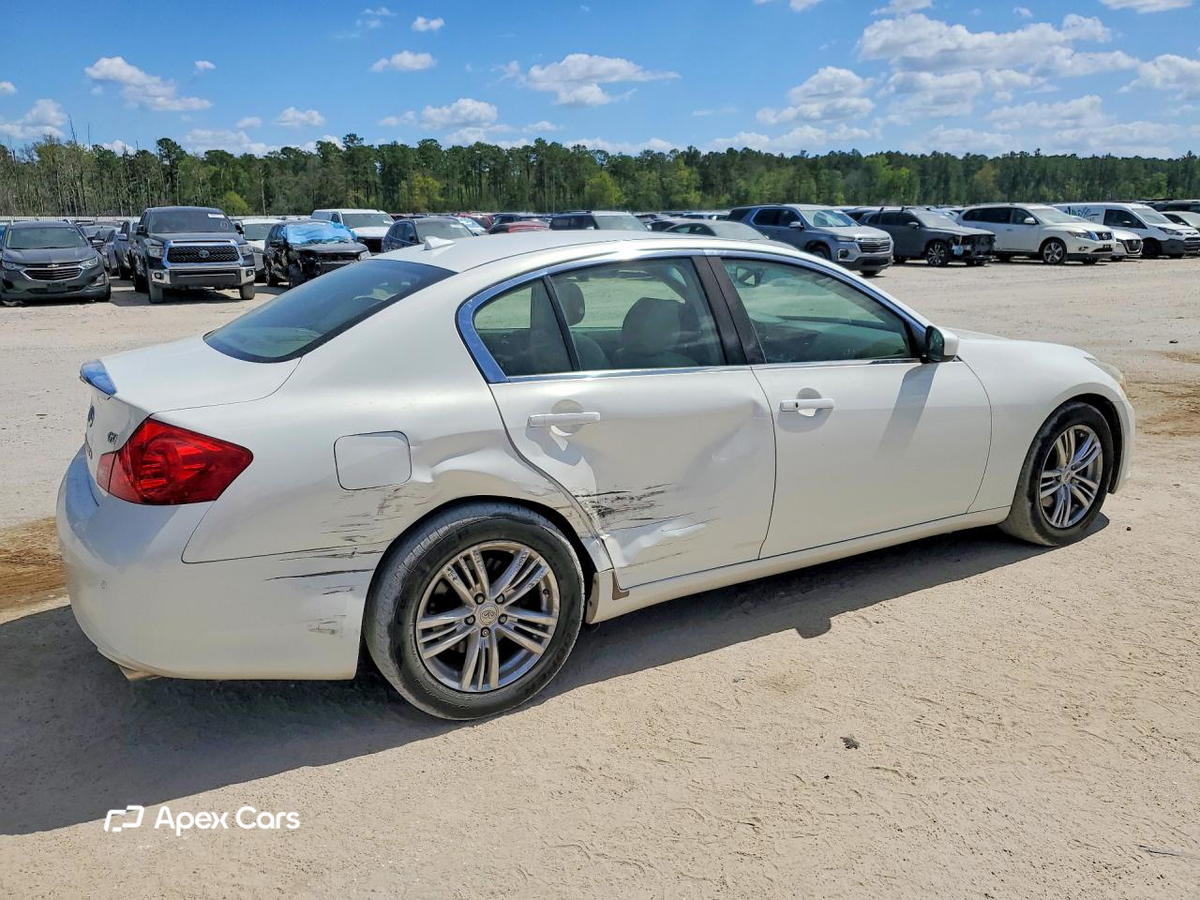 Infiniti G 2011