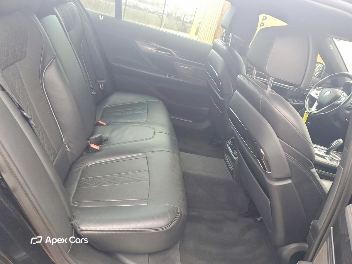 BMW Series 7 2016