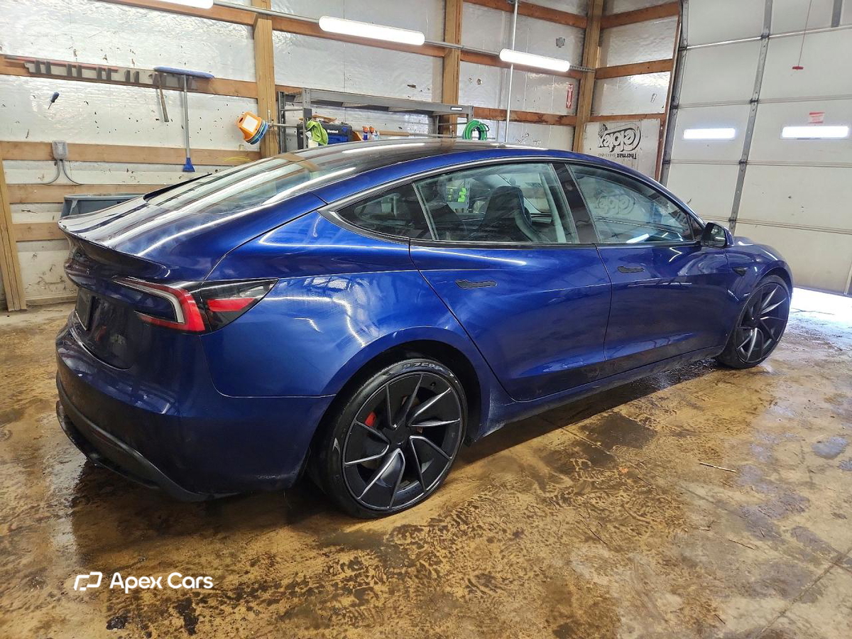 Tesla Model 3 2024