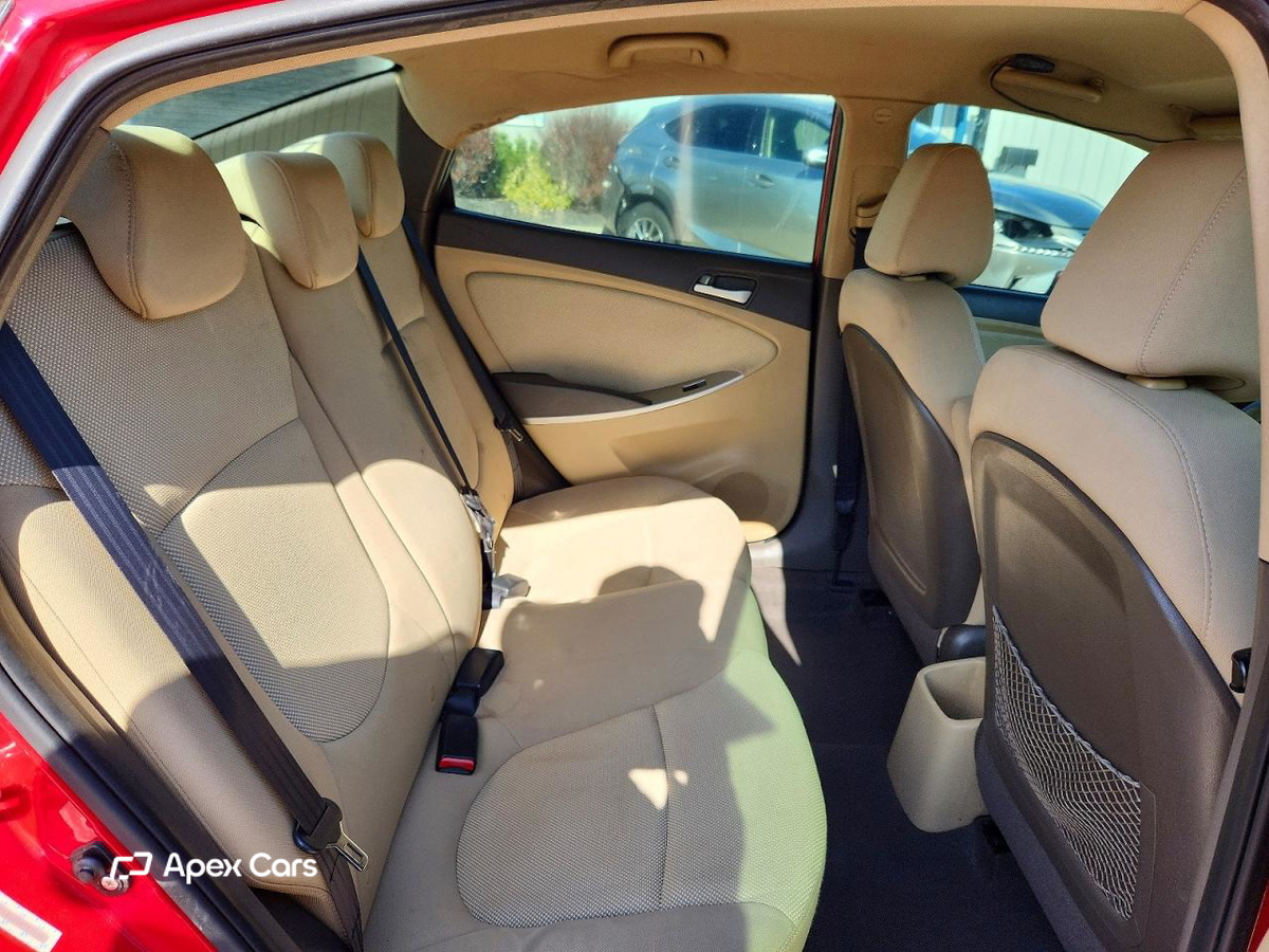 Hyundai Accent 2012