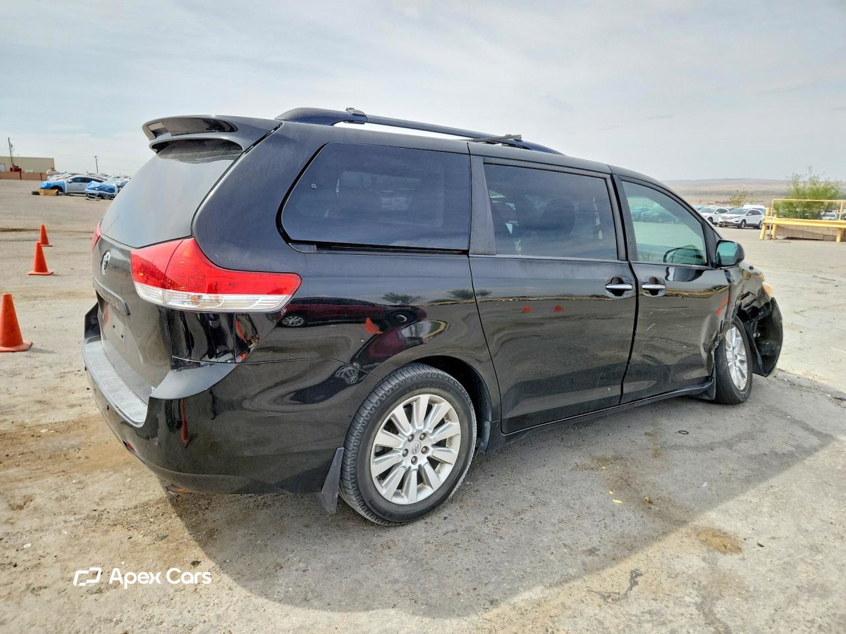 Toyota Sienna 2013