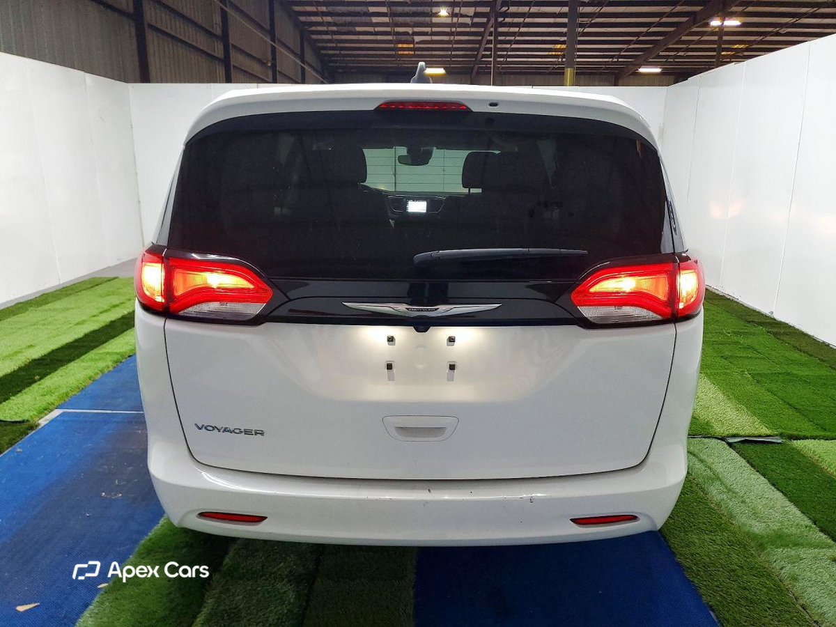 Chrysler Voyager 2023