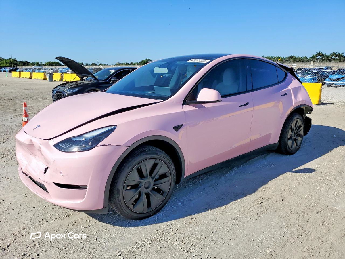Tesla Model Y 2025