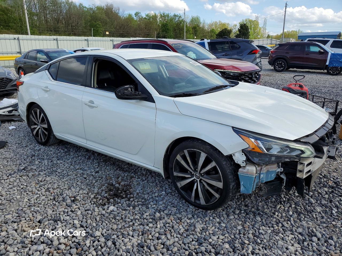 Nissan Altima 2020