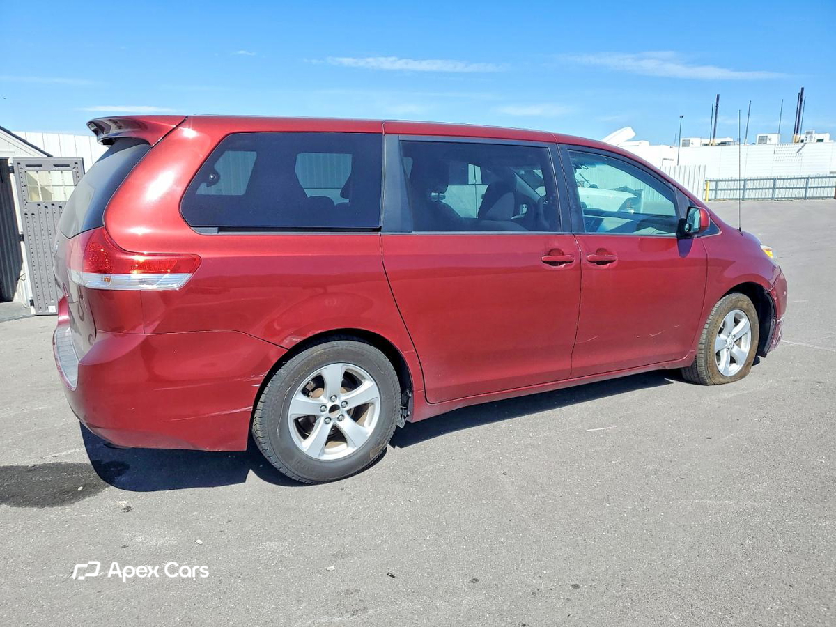 Toyota Sienna 2011