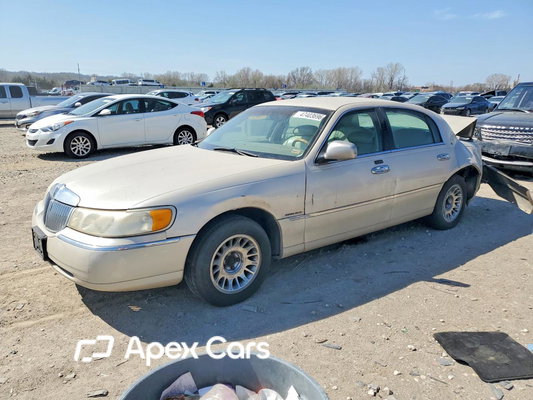 Lincoln Town Car 2000 - Image 1 of 13