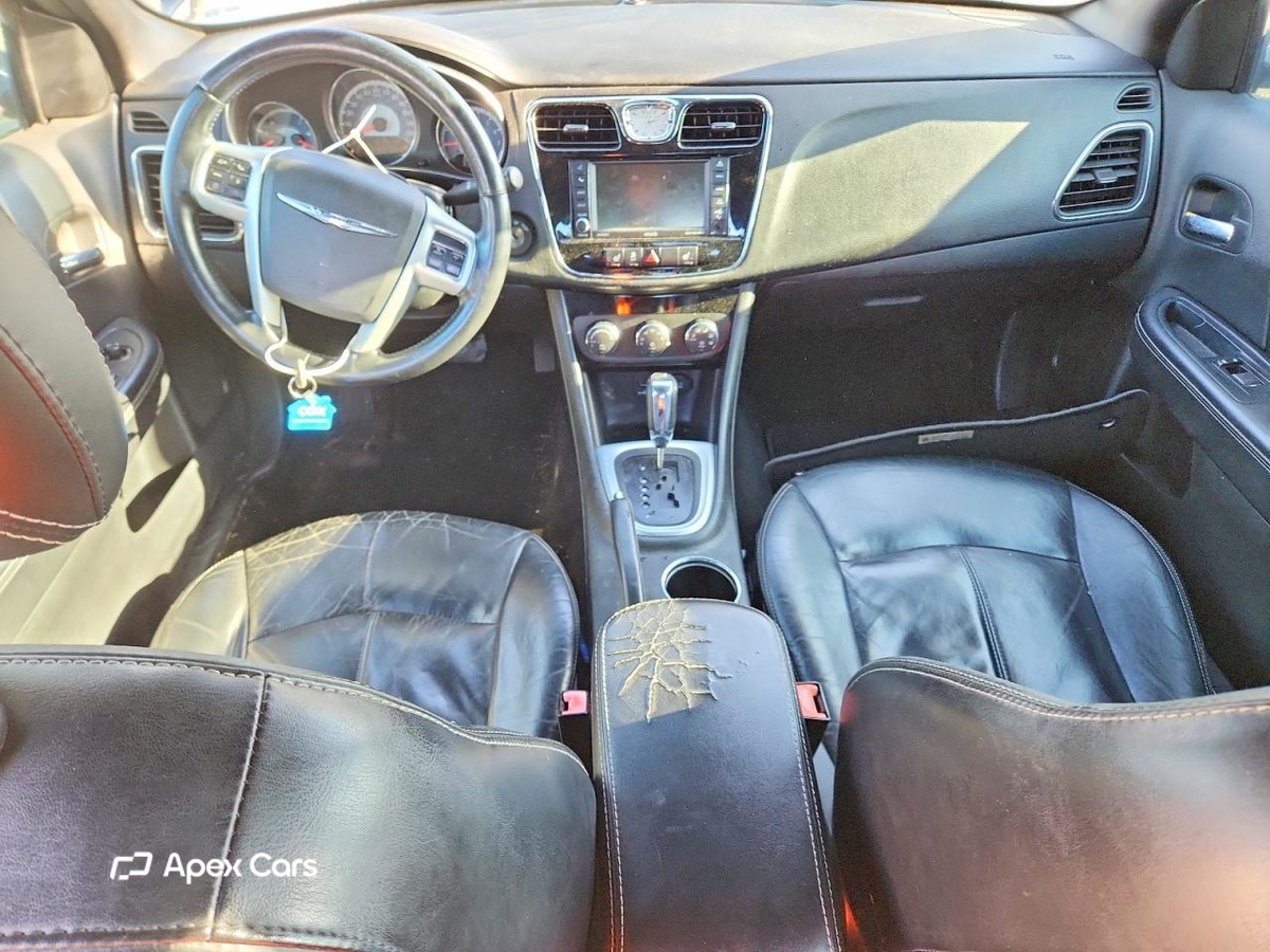 Chrysler 200 2012