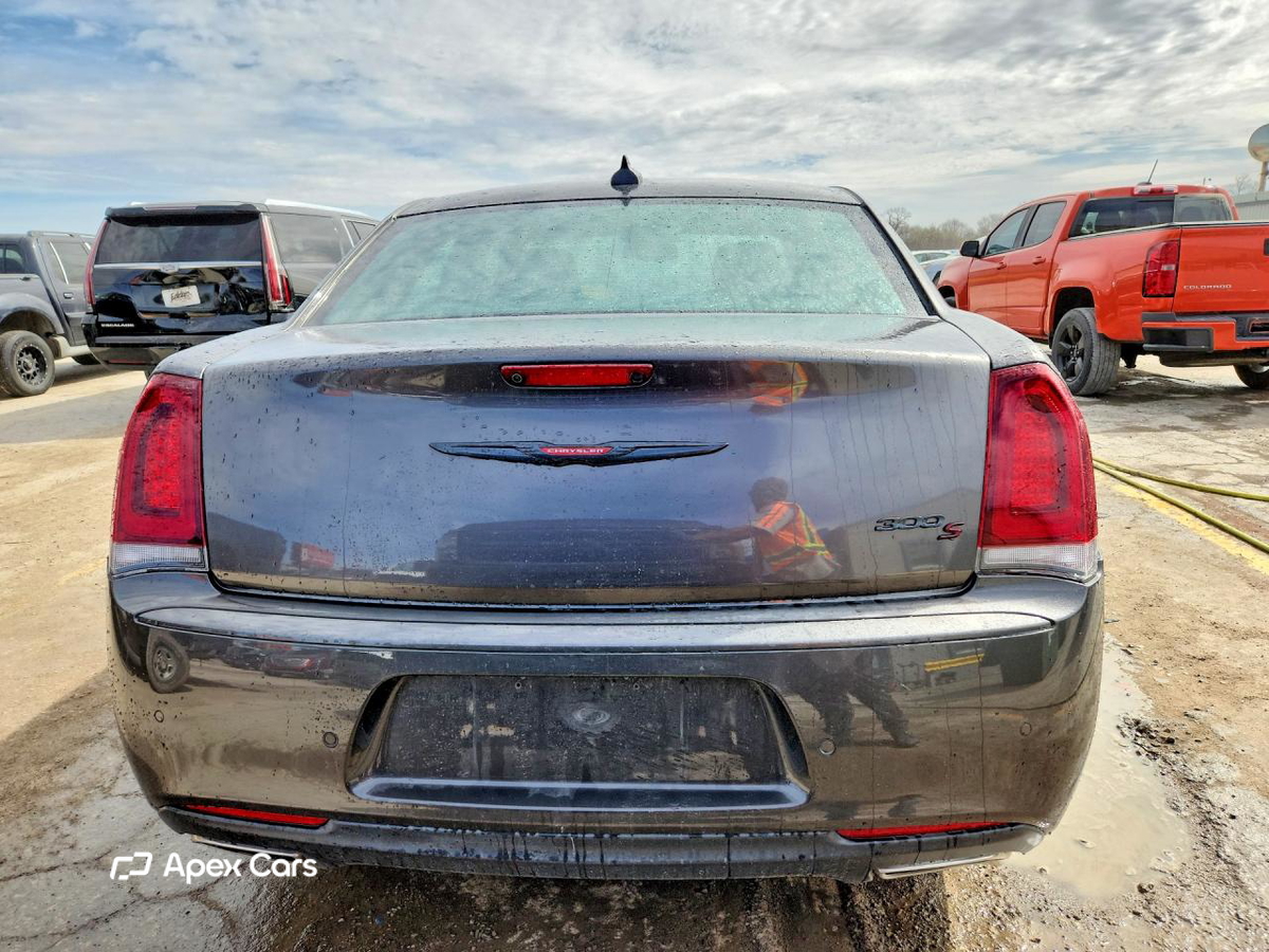 Chrysler 300 2022