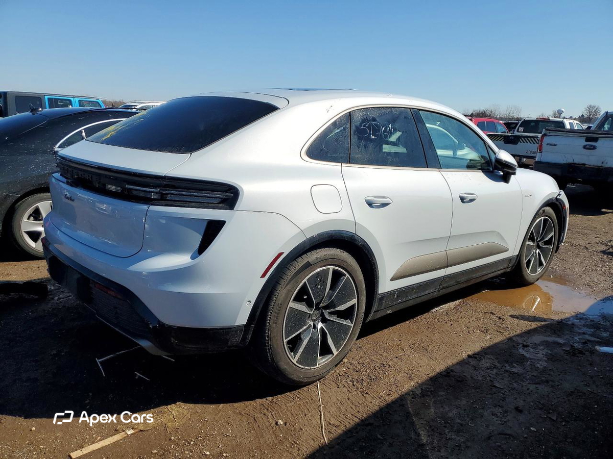 Porsche Macan 2025