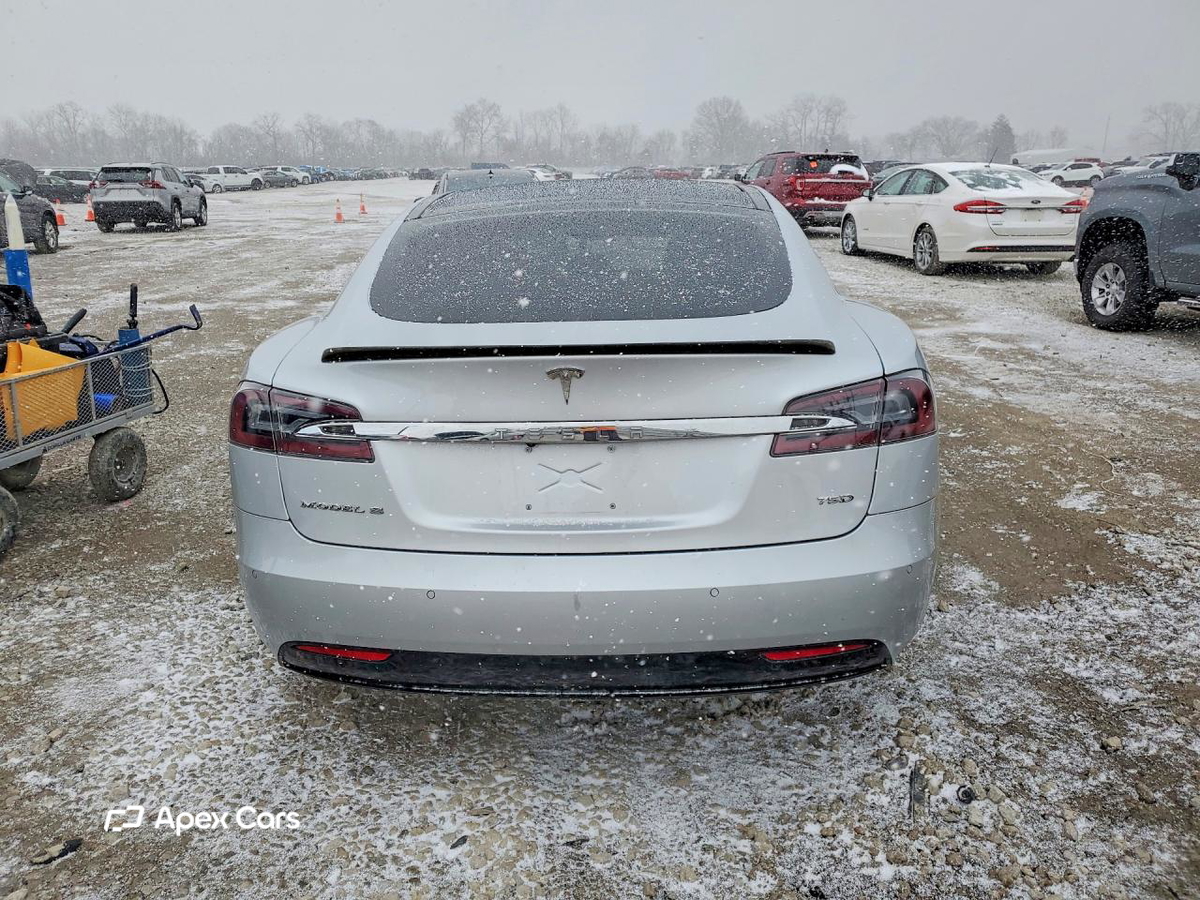Tesla Model S 2016