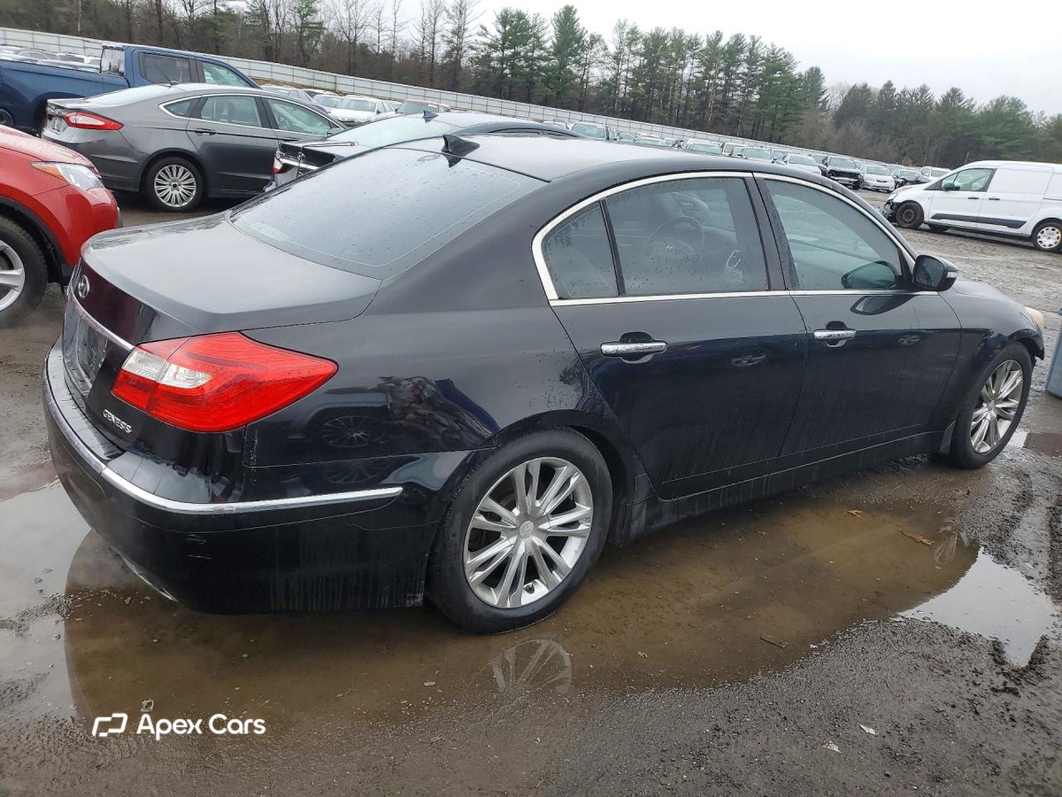 Hyundai Genesis 2013