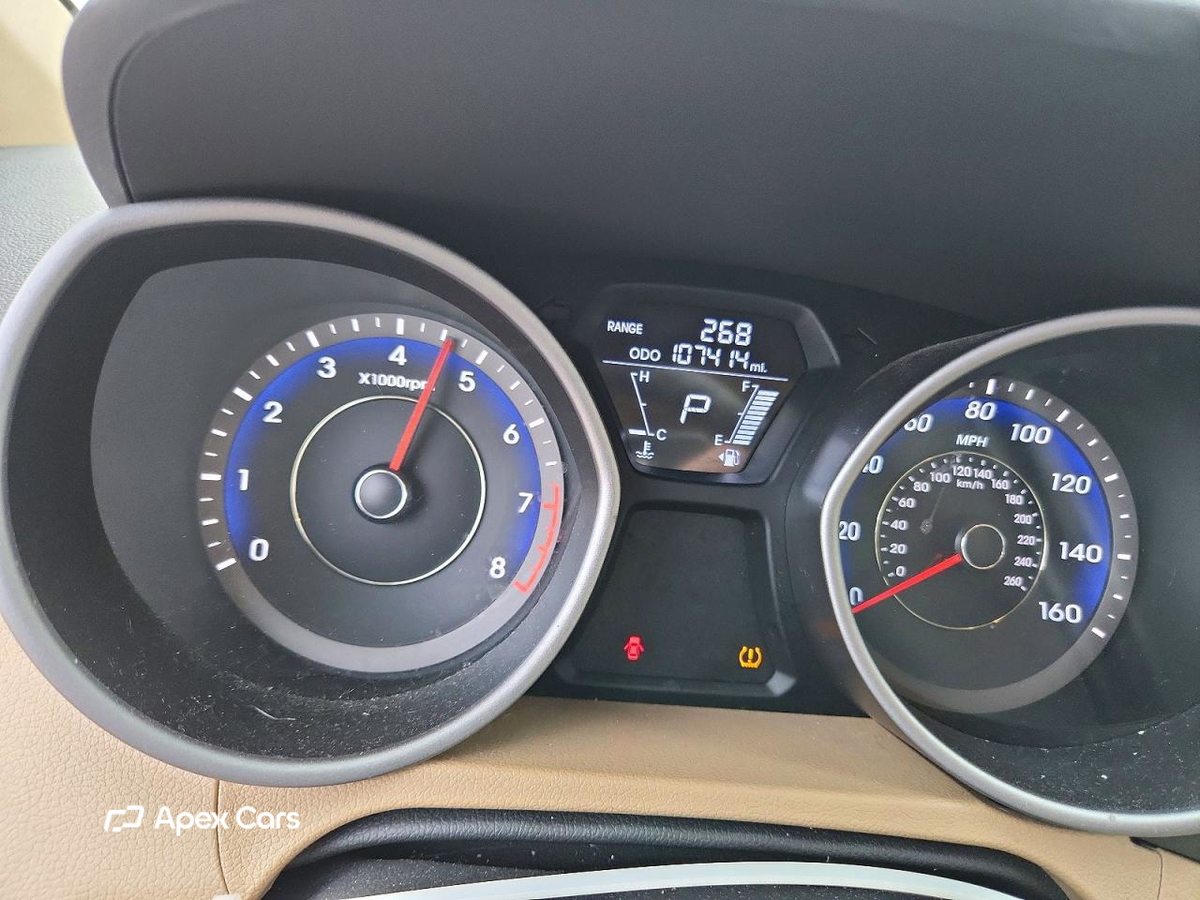 Hyundai Elantra 2011