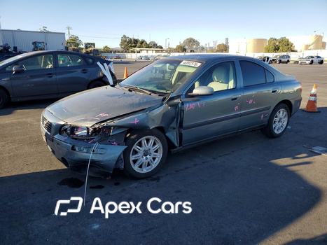 Volvo S60 2004 - Image 1 of 12