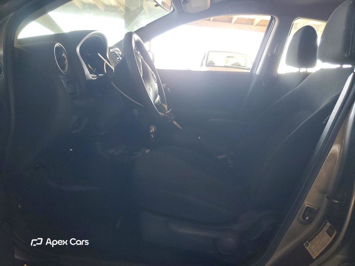 Nissan Versa 2015