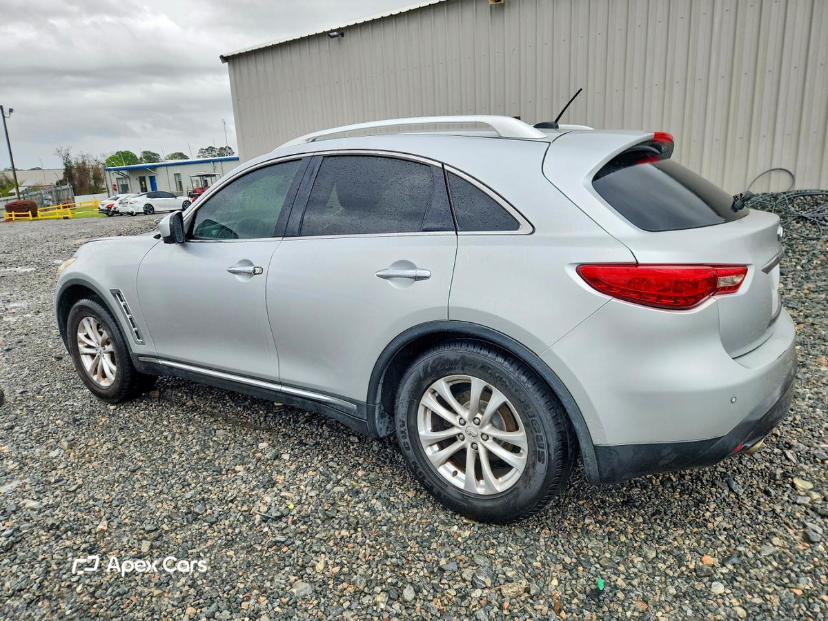 Infiniti FX 2011