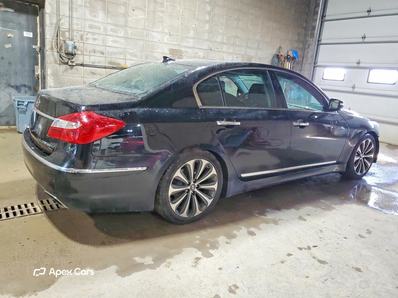 Hyundai Genesis 2013