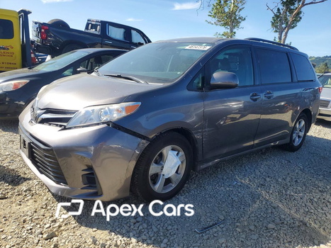 Toyota Sienna 2018 - Image 1 of 13