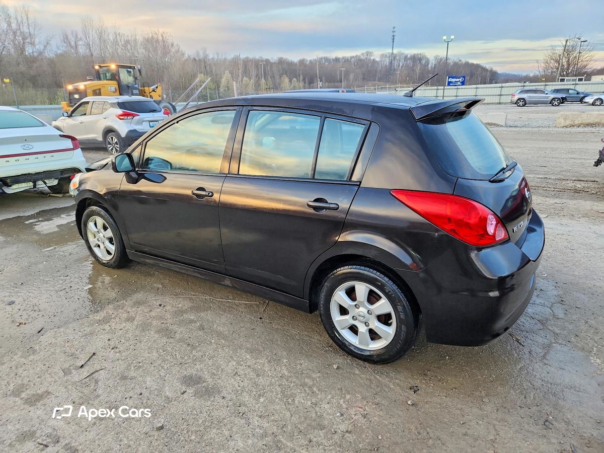 Nissan Versa 2011