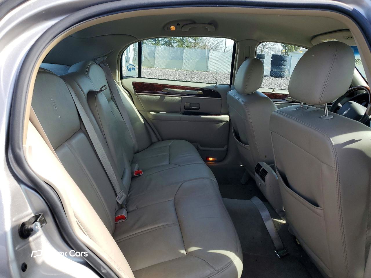Lincoln Town Car 2010