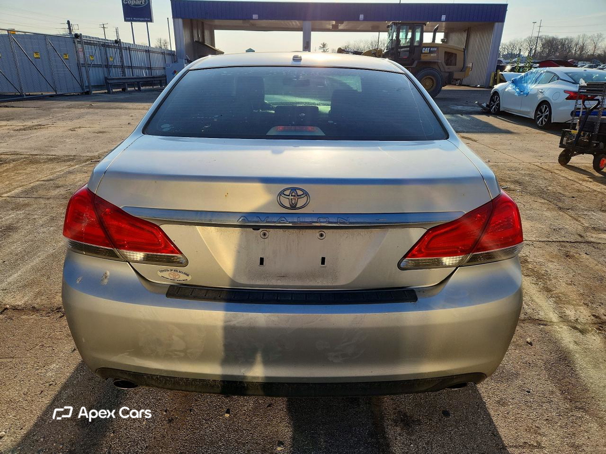 Toyota Avalon 2011