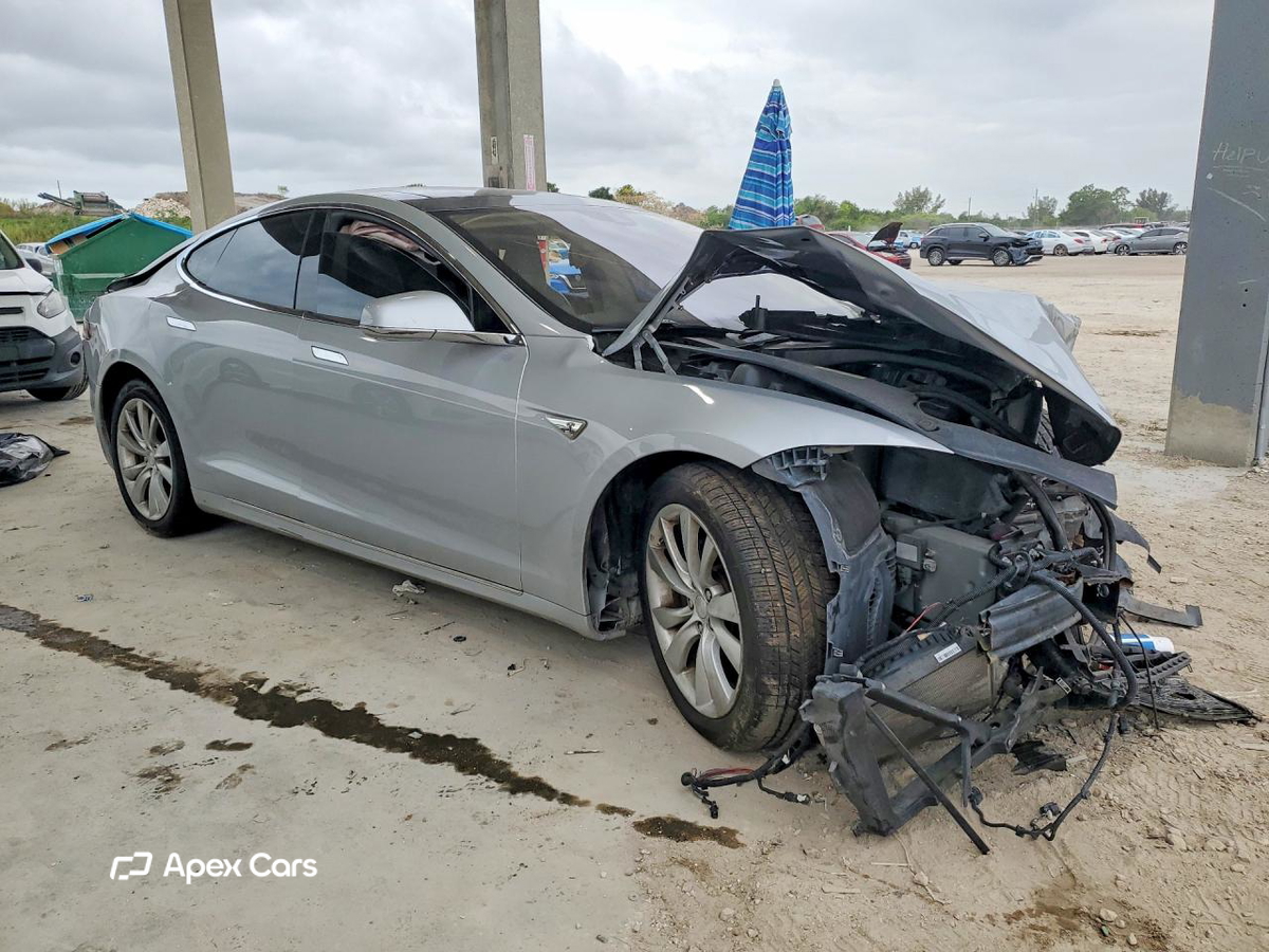 Tesla Model S 2016