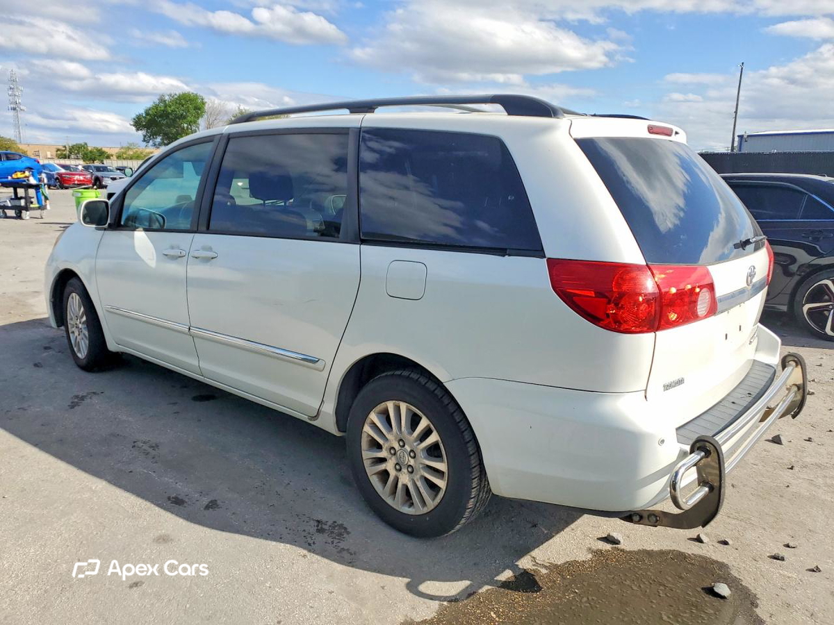 Toyota Sienna 2010