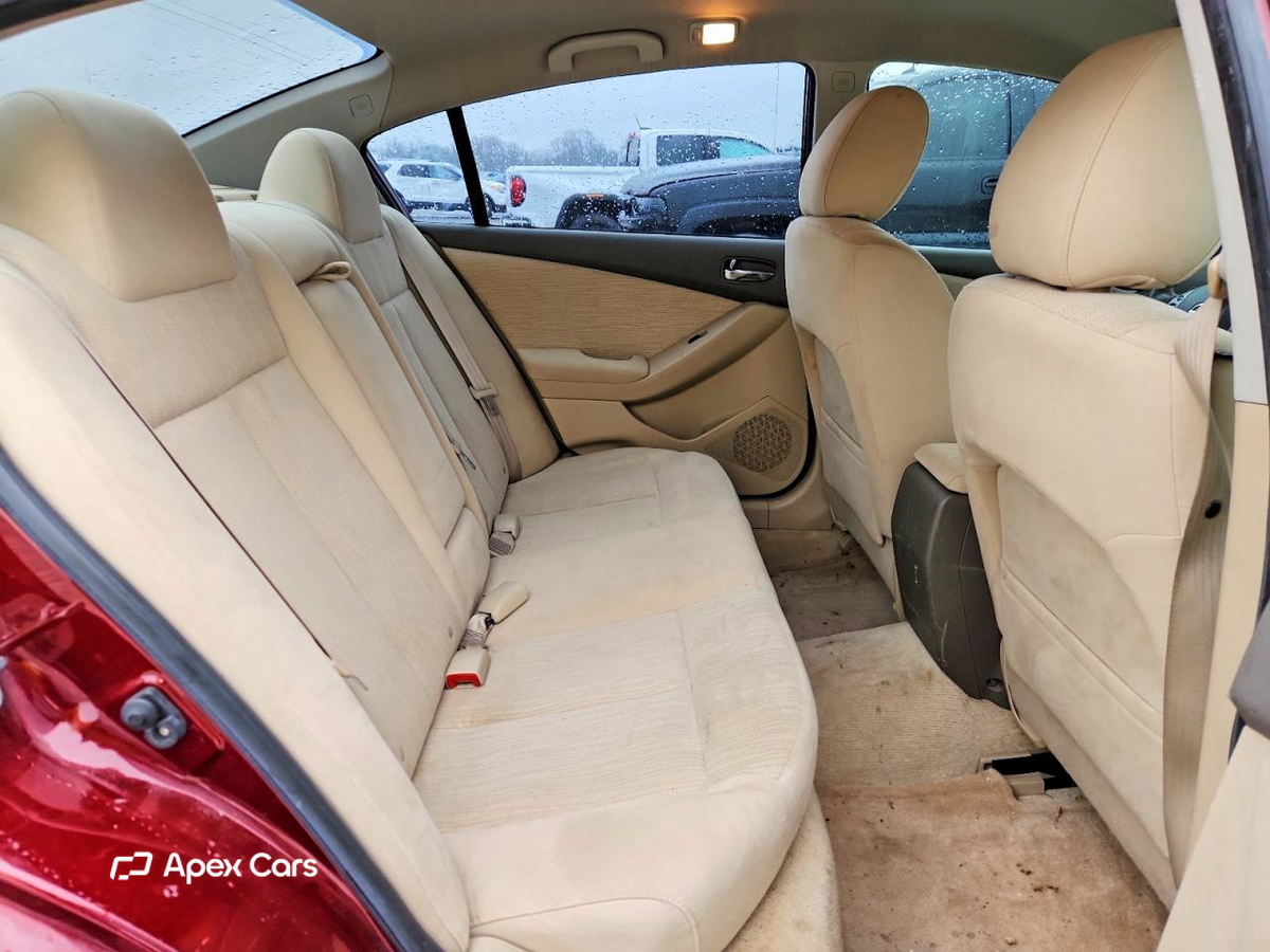 Nissan Altima 2011