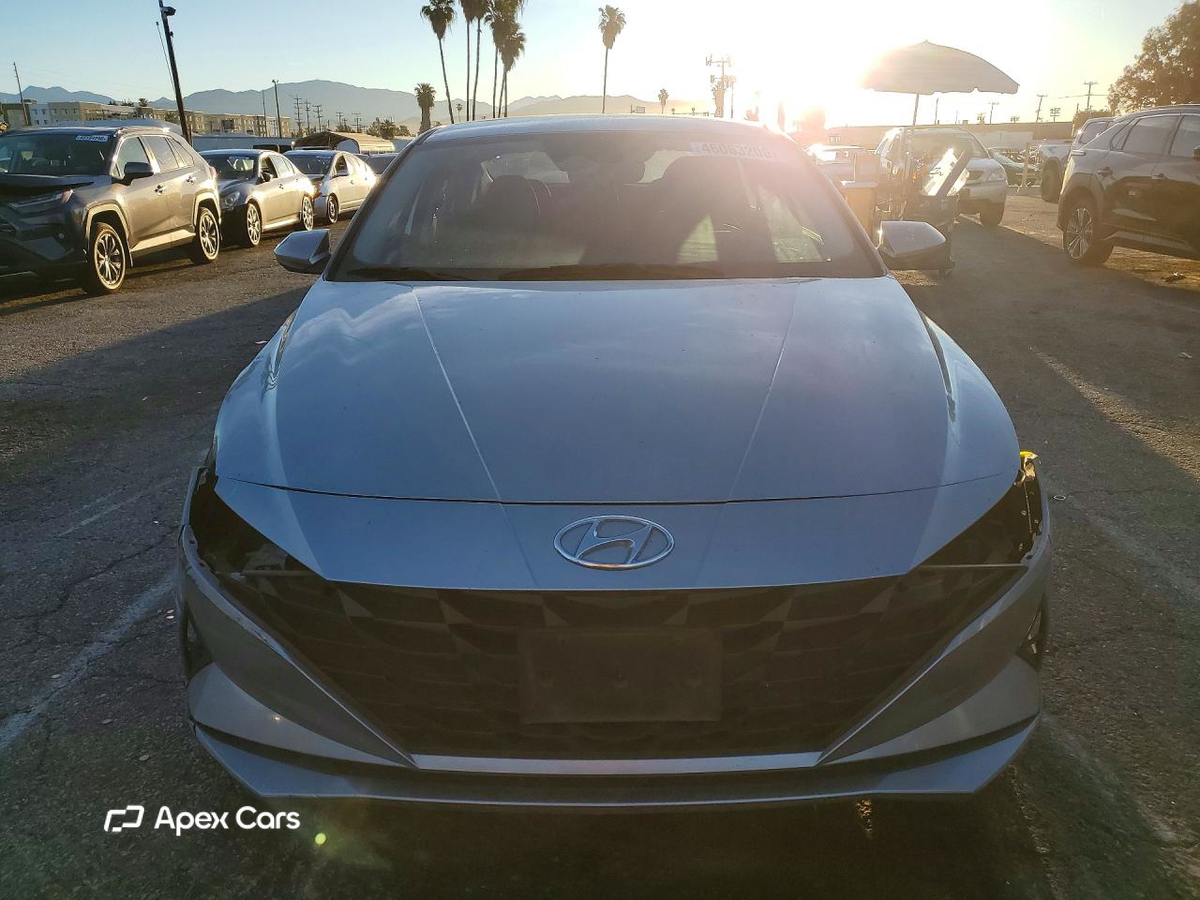 Hyundai Elantra 2021