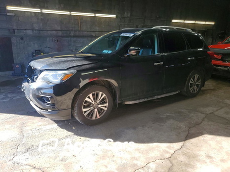 Nissan Pathfinder 2017 - Image 1 of 14