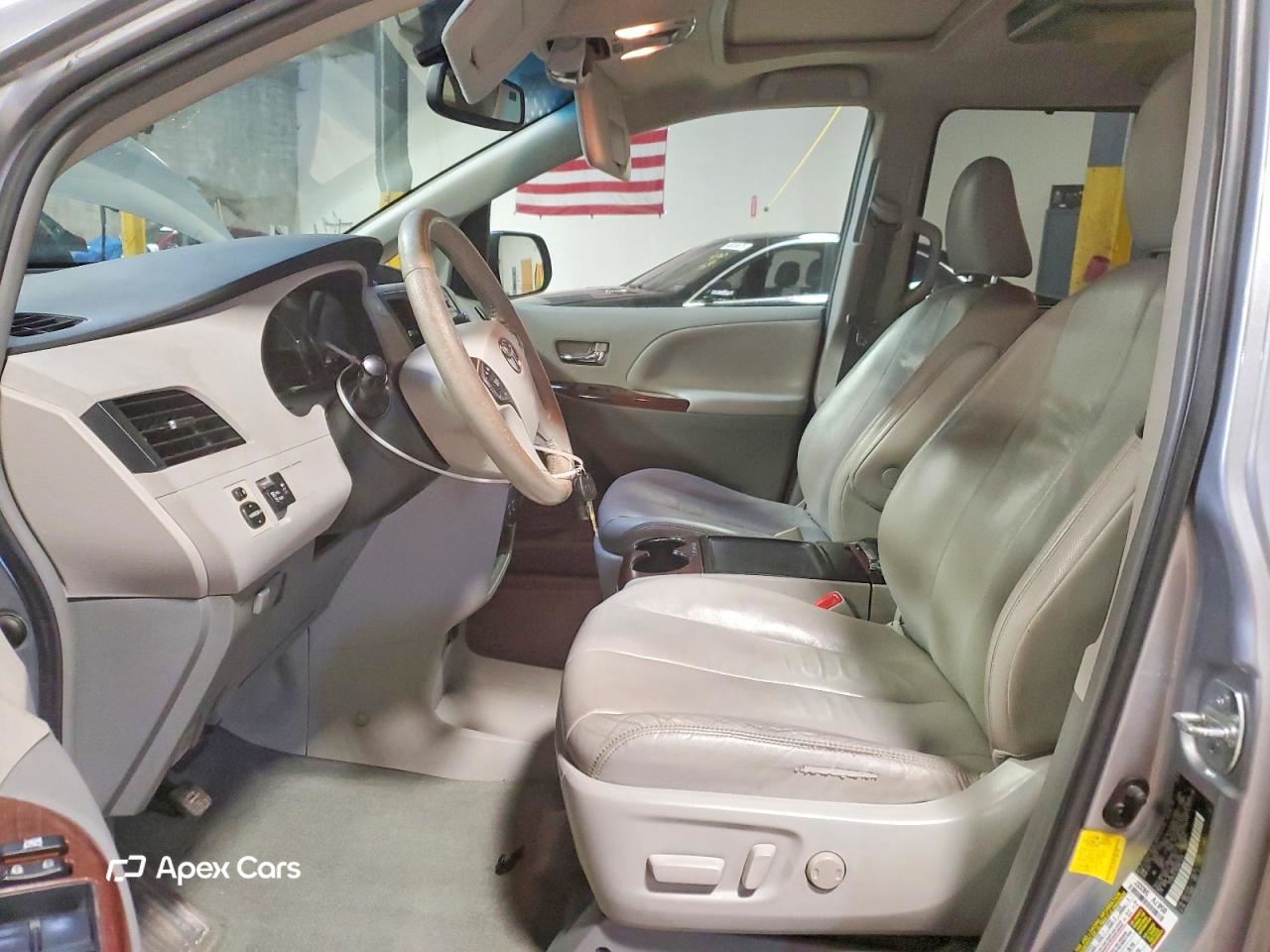 Toyota Sienna 2012