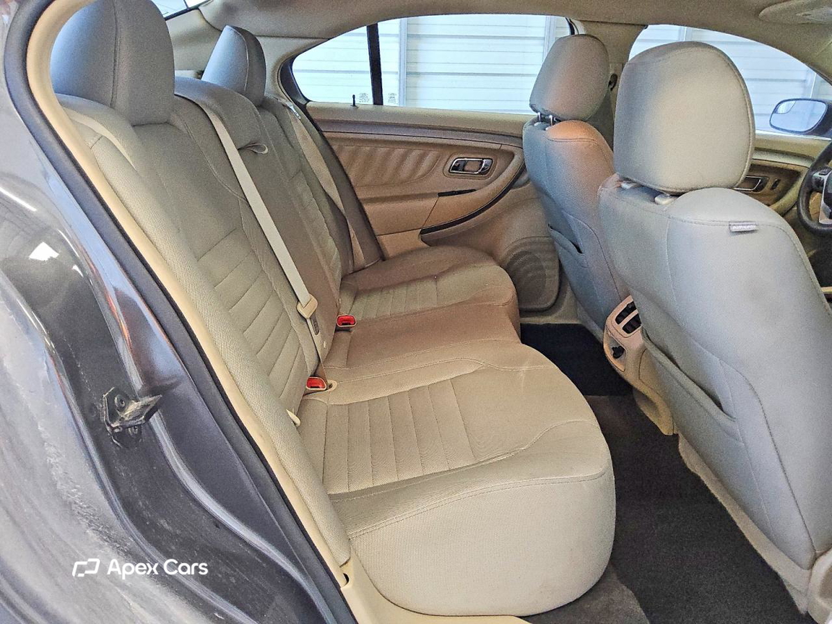 Ford Taurus 2015