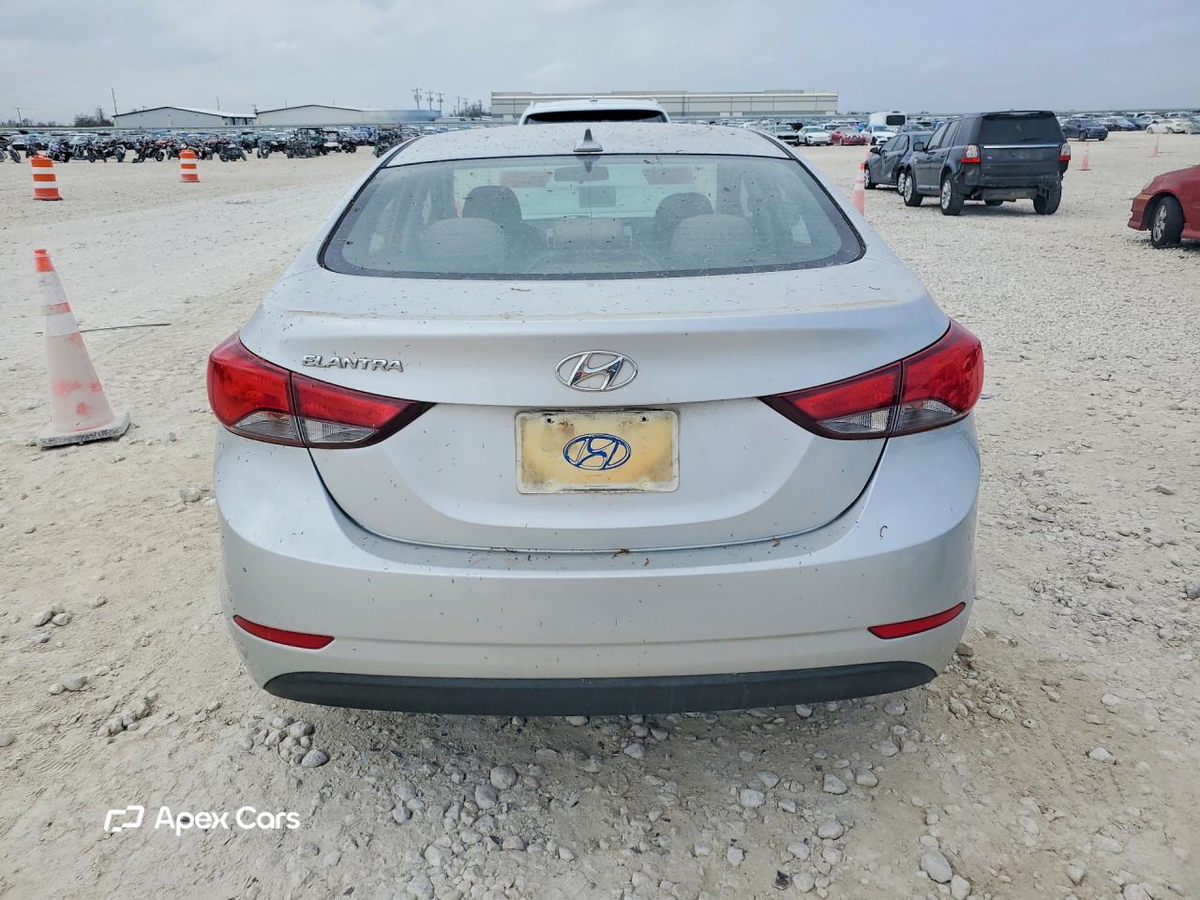 Hyundai Elantra 2016