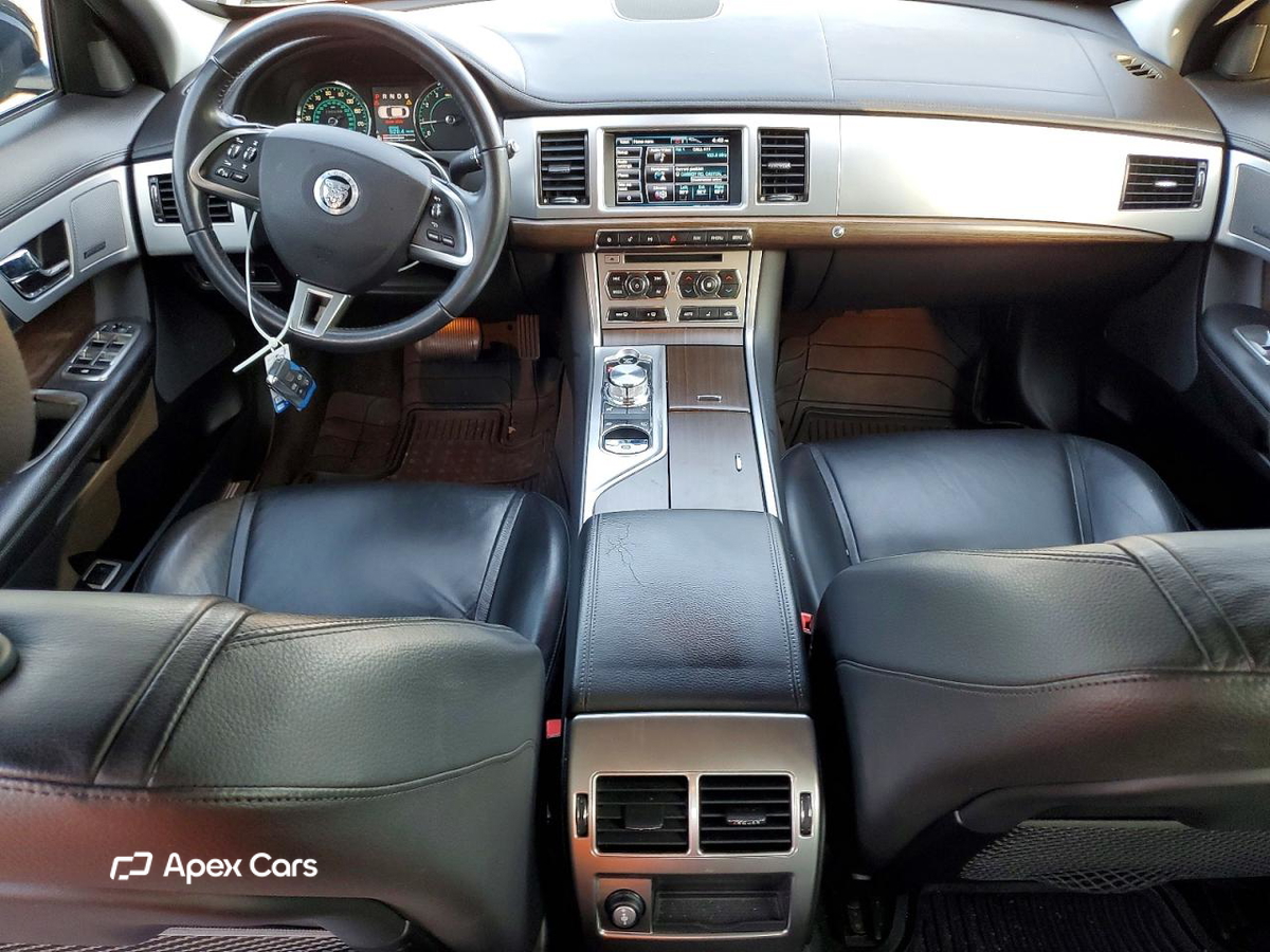 Jaguar XF 2013