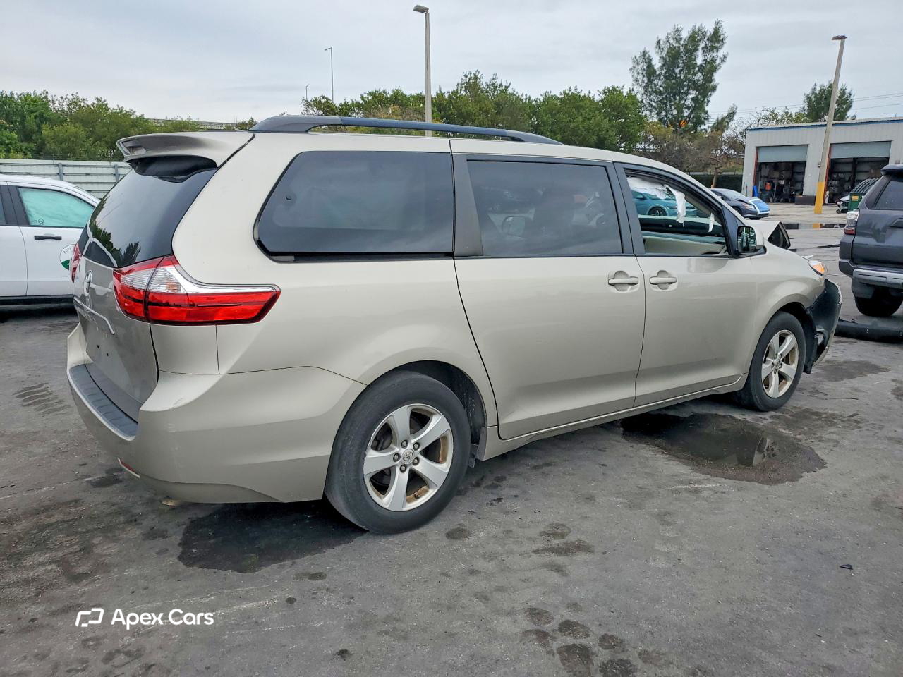 Toyota Sienna 2016